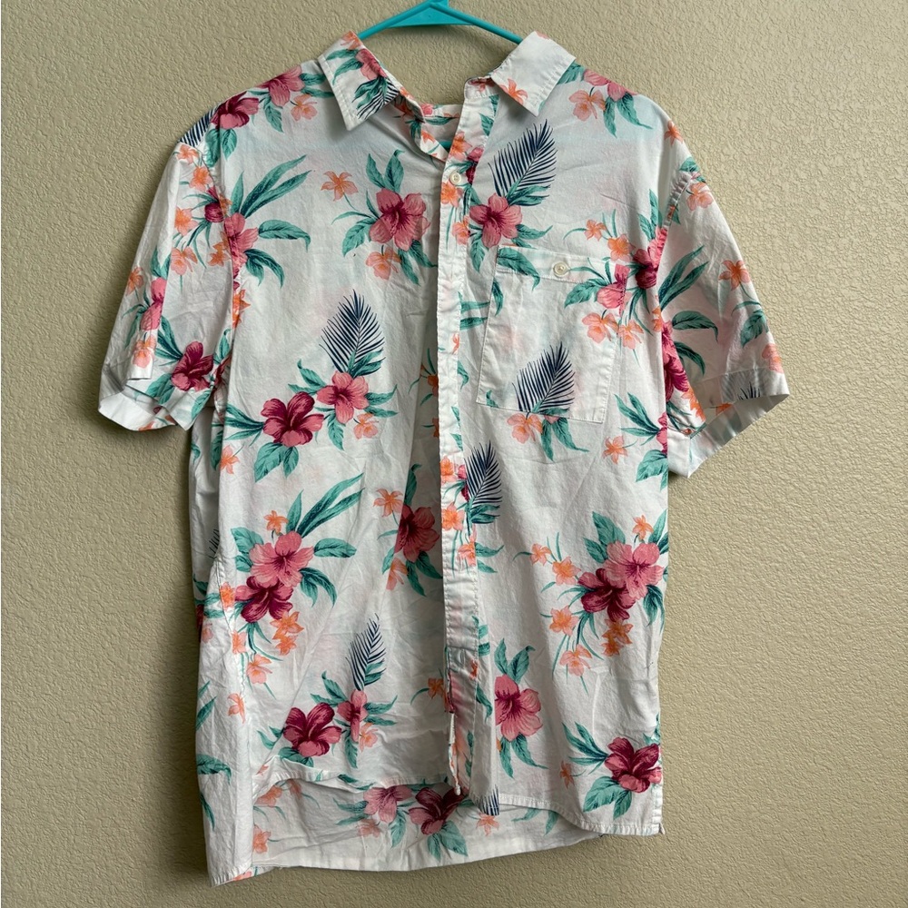 American Eagle Outfitters Floral Casual Shirt - Pink and Green